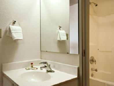 Days Inn By Wyndham Warsaw Quarto foto
